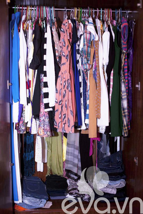 Khám phá tủ đồ của 1 chủ shop thời trang