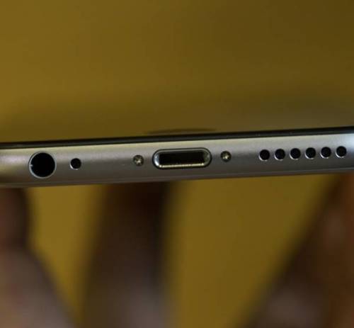 tren-tay-iphone6-chan-cam-sac-lighterning